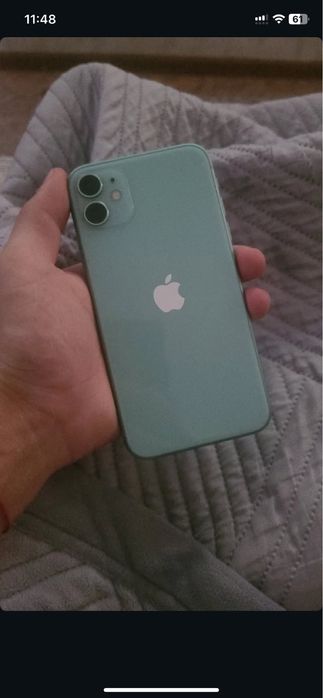 Продам айфон 11 срочно