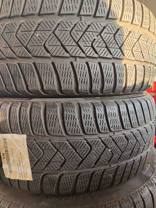 4бр. зимни гуми 225/45/18 Pirelli