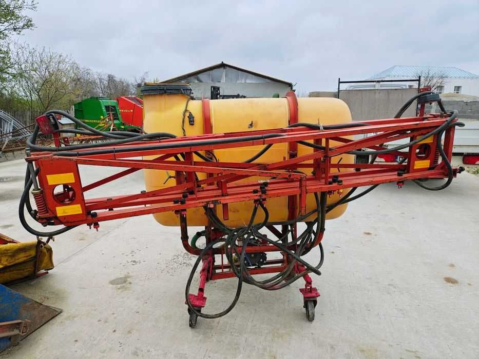 Met de erbicidat  Holder 600 litri, lanci 12m