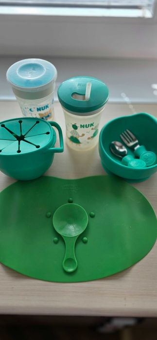 Детски прибори за хранене. Бутилки, аксесоари.