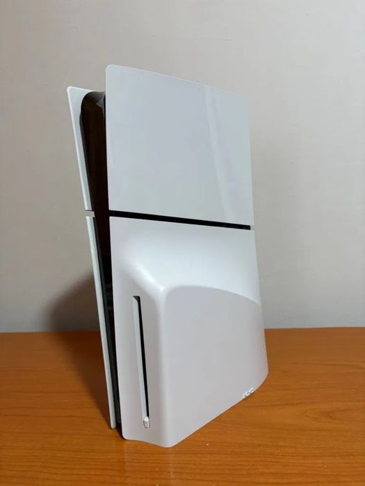 Playstation 5 Slim+2 manete+FIFA2025