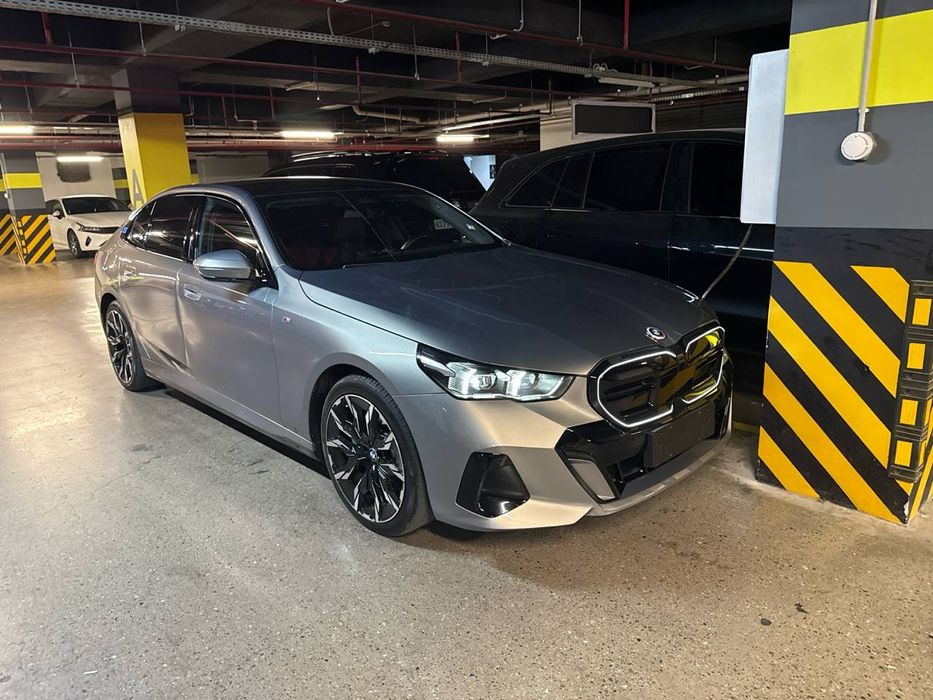 Bmw i5 40l m sport