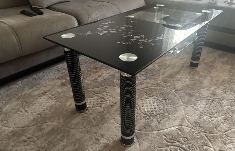 Холна стъклена маса