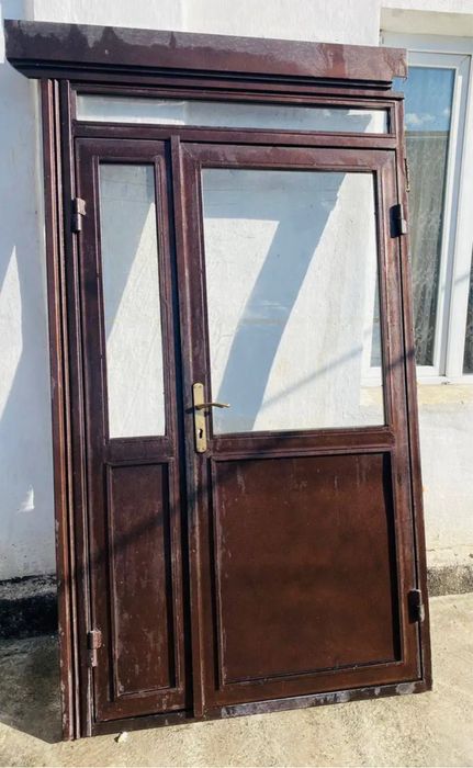 Продаю бу дверь входной 2.20 высота 1.40 ширина