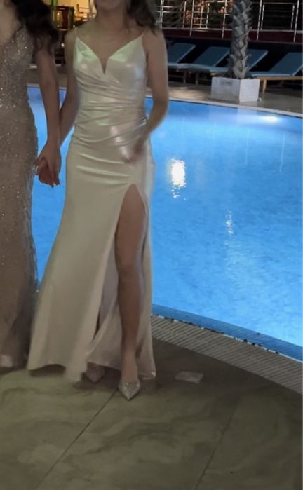 Дизайнерска абитуриентска рокля