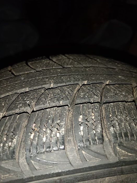 Шины зимнее  235’60’18 TRIANGLE