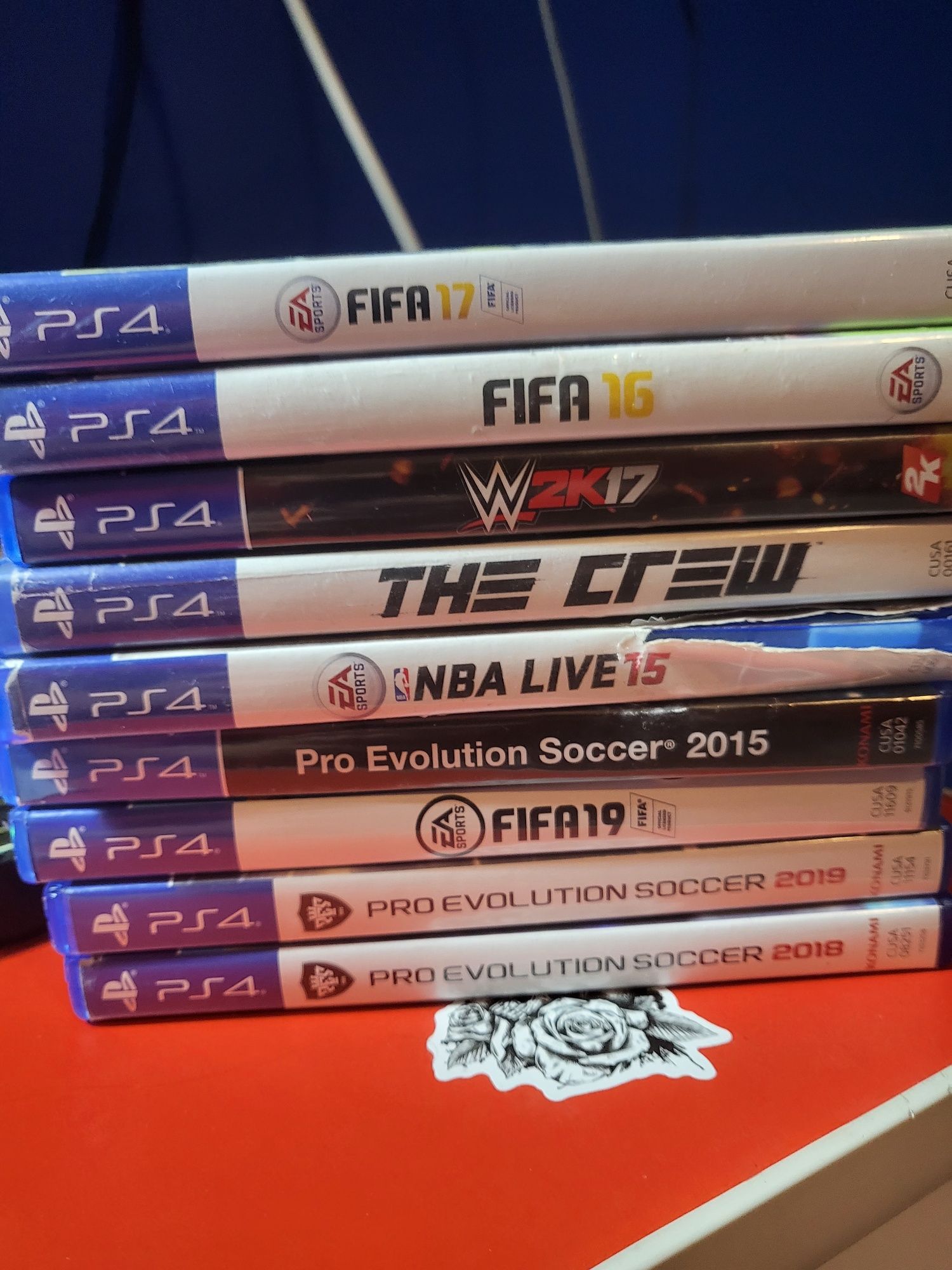 PS4 1 maneta+GTA V  FIFA22  NFS MORTAL KOMBAT  FORTNITE și multe altel
