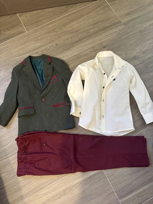 Costumas marime 3 ani si 5 ani