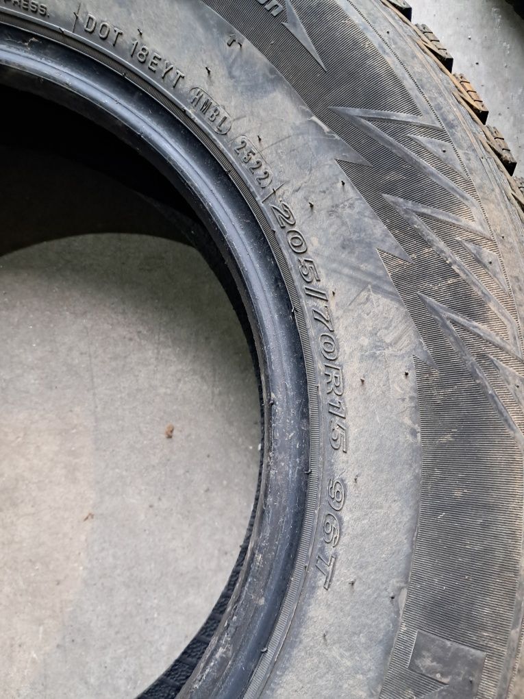 Anvelope second iarna 205 70 R15 Nexen 2022