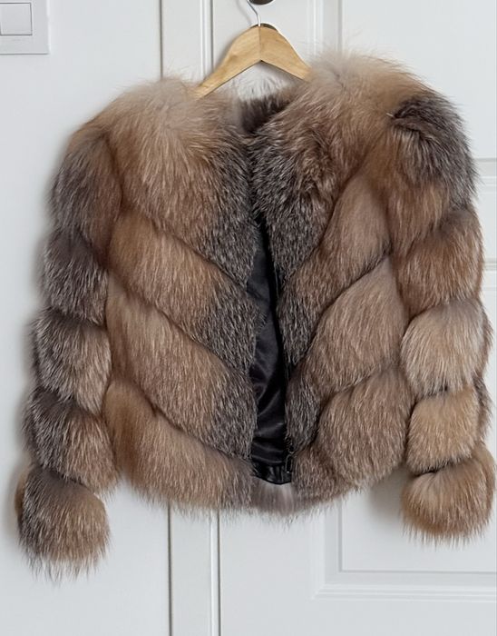 Haina din blana naturala