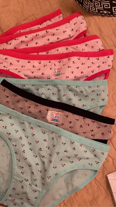 Продам трусики на девочку новые