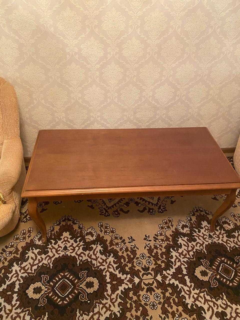 Стол журнальный из натурального дерева