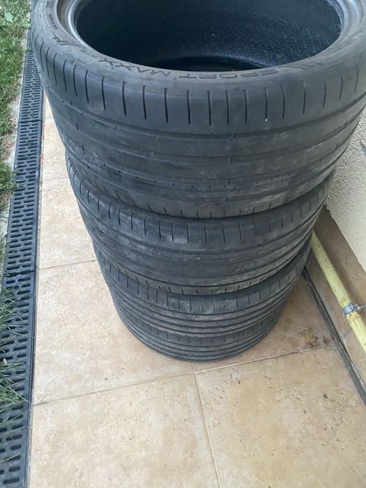 Vind set anvelope vara Dunlop in doua marimi , se vad pe geanta ,