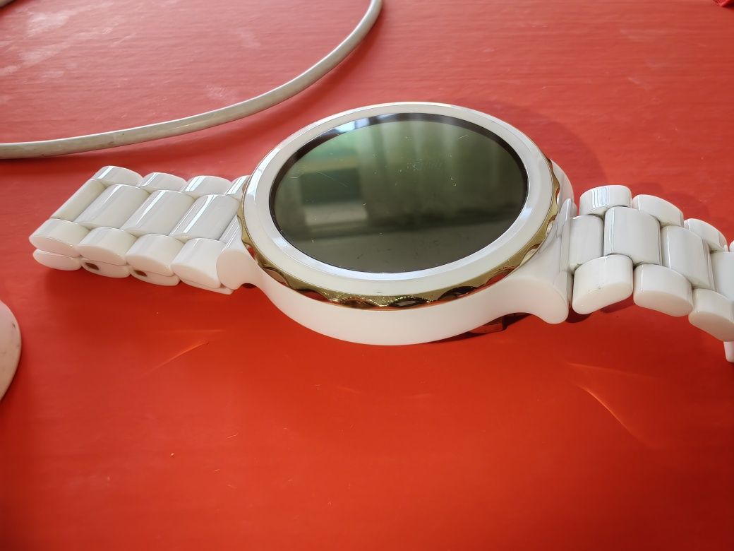 Huawei watch gt 3 pro white ceramic