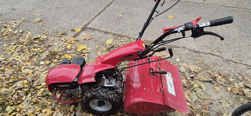 Motocultor cu freza tractata