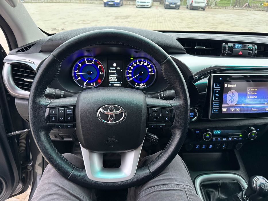 Toyota Hilux Invincible50