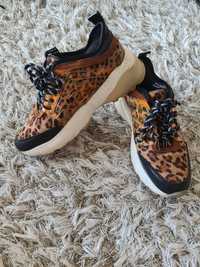 Sneakers animal print Mas. 39, int 24,5 cm