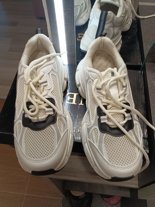 Нови сникърси cropp