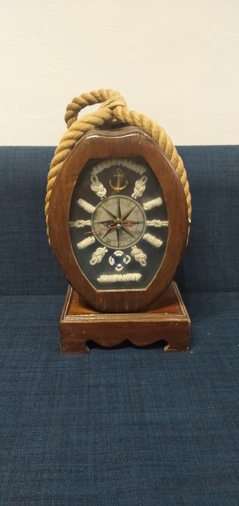 Продам деревянные часы с морской тематикой