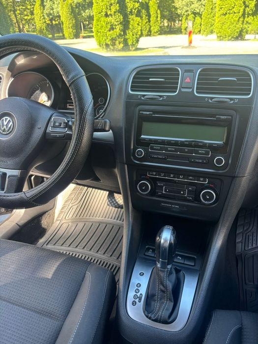 Volkswagen Golf VI