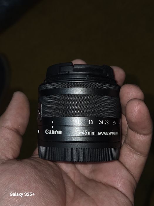 EOS M200 Canon yangi