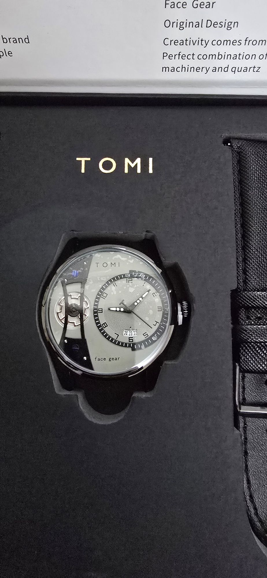 Часы Tomi новые , интересный дизайн