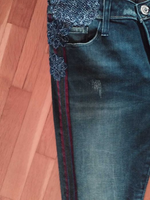 Нови дънки FRACOMINA