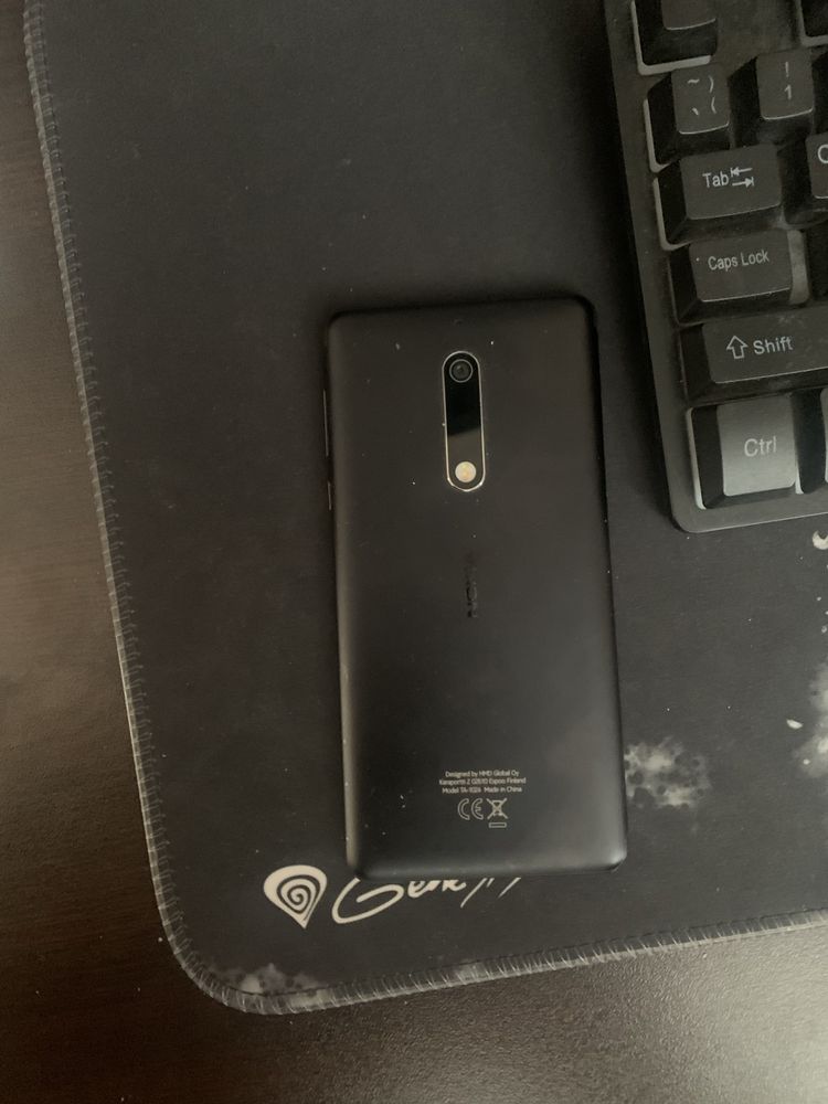 Продавам Nokia 5