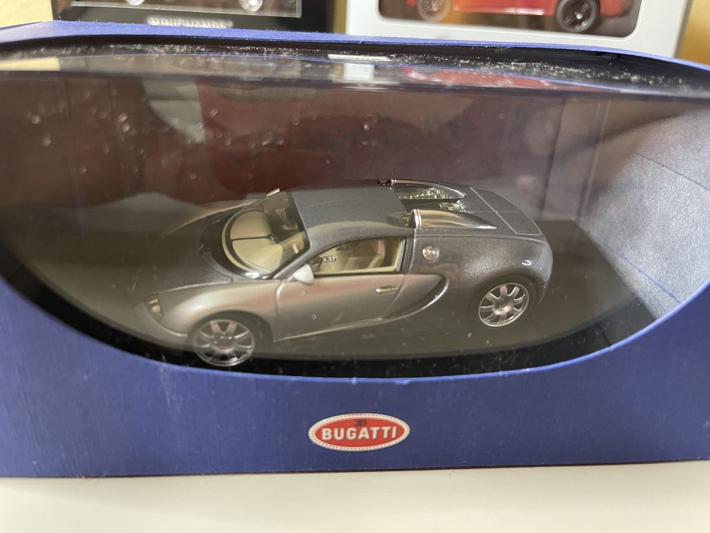 Macheta Bugatti Veyron 1:43 Autoart