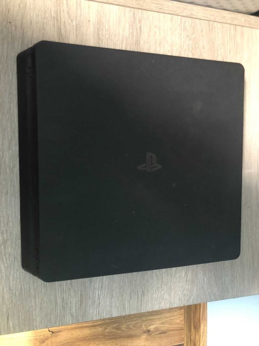 Play Station 4 +3 игри