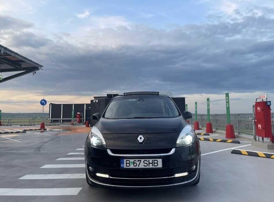 Vând sau Schimb Renault Grand Scenic Panoramic Bose 7 locuri nu bmw