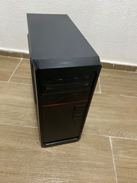 Компютър настолен