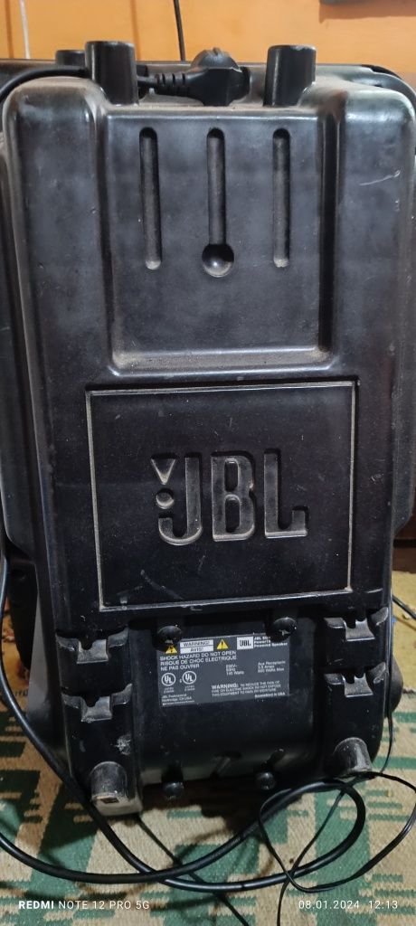 Vând boxe JBL puternice de nuntă sau schimb cu acordeon