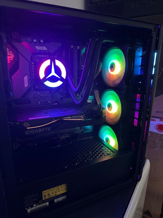 Vand Schimb Pc gaming i5 32Gb Ram RTX 2060Super 8Gb SSD 500Gb RGB