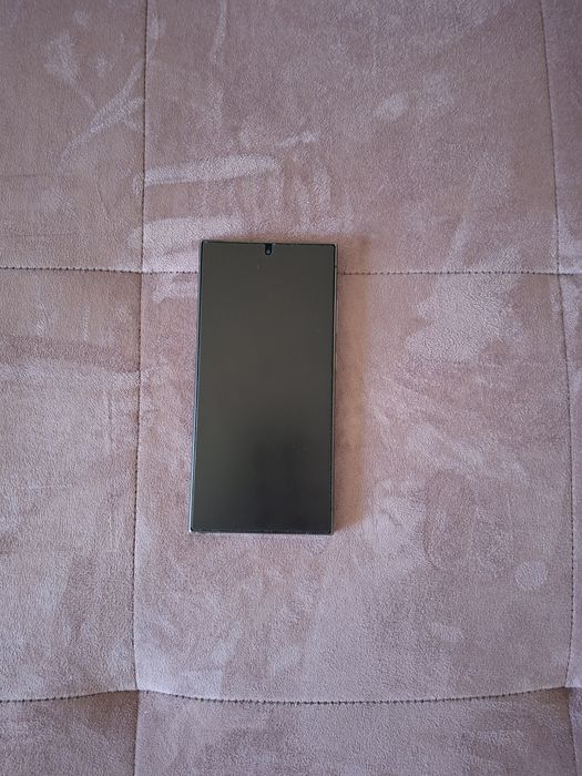 Като НОВ!! Samsung S24 Ultra + 45W зарядно и 7 калъфа