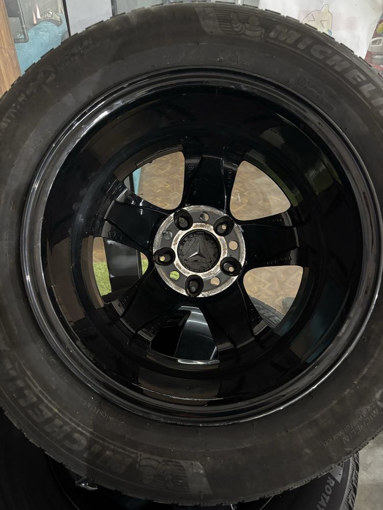 4бр оригинални 16ки Мерцедес Е клас ет42 7,5ж с зимни гуми Michelin
