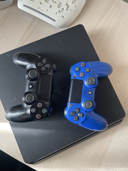 PlayStation 4 slim 1tb