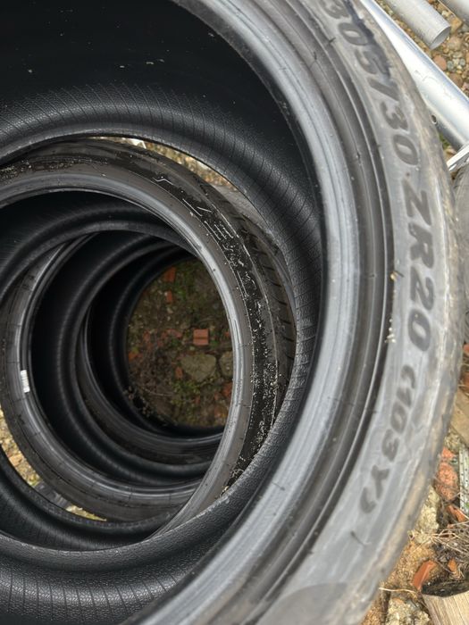 Pirelli P-Zero 2 buc 245 45 ZR20 si 2 buc 305 30 zr20