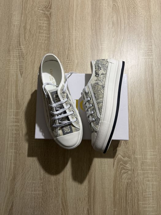 Dior walk’n’dior