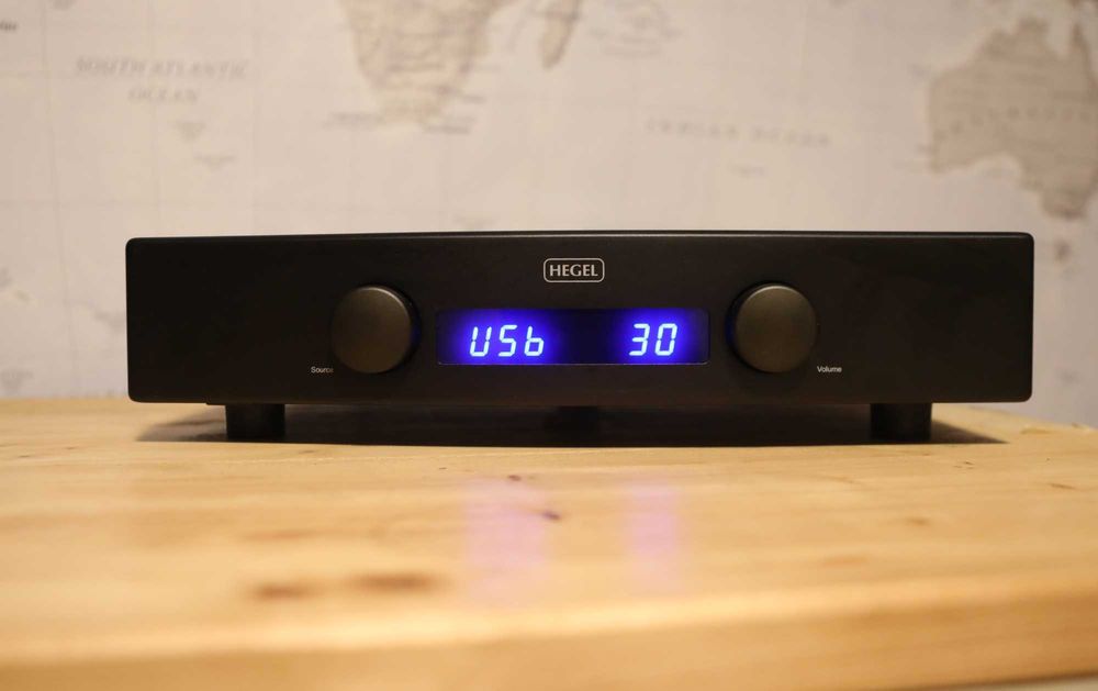 Hegel H80 – amplificator integrat cu DAC incorporat, telecomanda