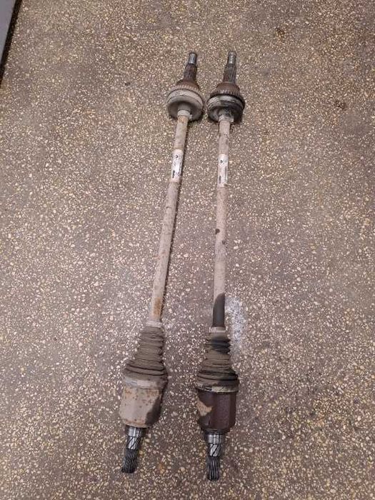 Planetara stanga/dreapta spate Dacia Duster 1.5 DCI an 2010-2017