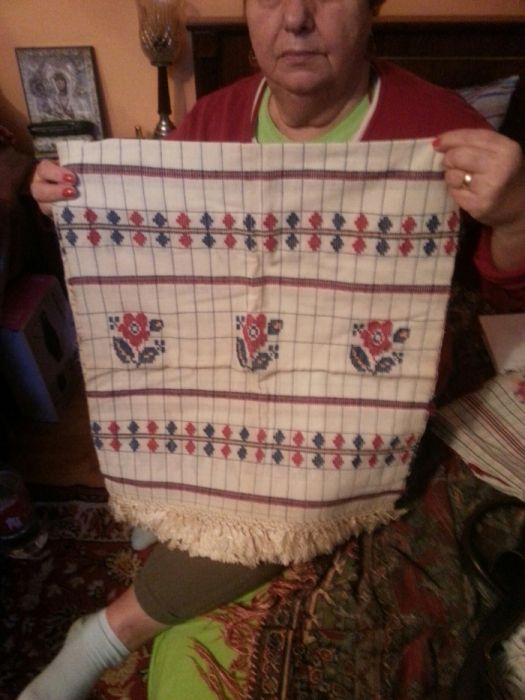 Prosoape oltenesti din panza topita cusute manual.