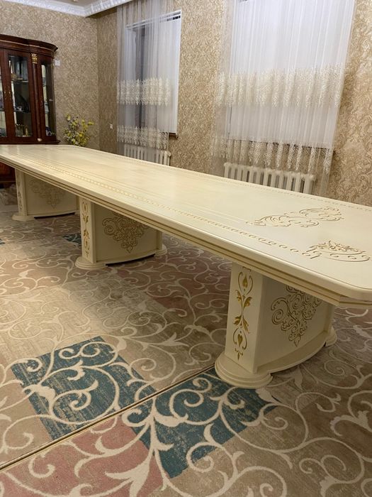 Гостинной стол, новый