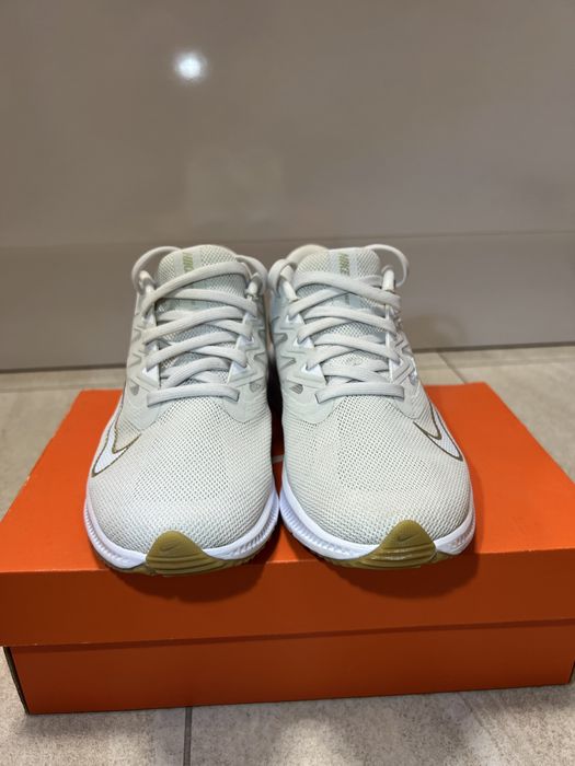 Дамски/детски Nike Маратонки за бягане Quest 3 Бежов