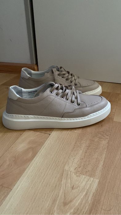 Обувь женская из натуральной кожи.