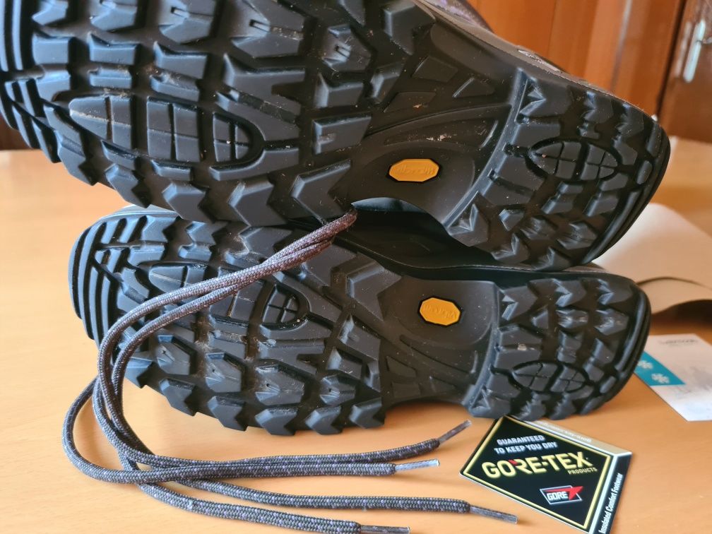 Туристически обувки LOWA RENEGADE GTX MID Ws