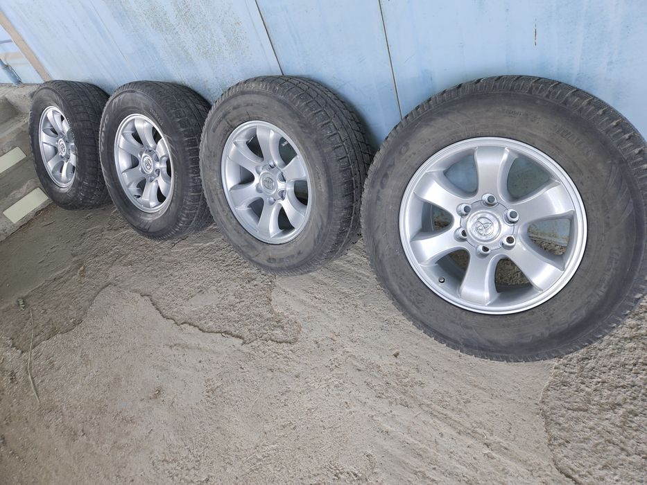 Шины зимние TOYO 265/65 R17 с дисками Тойота Прадо