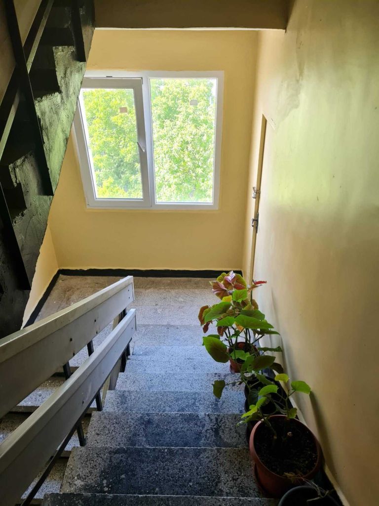 Продава се Тристаен апартамент в Плевен, Дружба 4 - 98 кв.м за 898 €/кв.м - Снимка #14