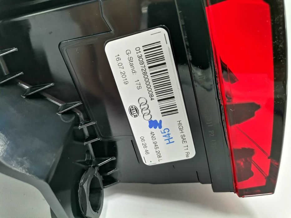 Нов 4N0945208L Audi S8 A8 4N D5 OLED Десен Стоп