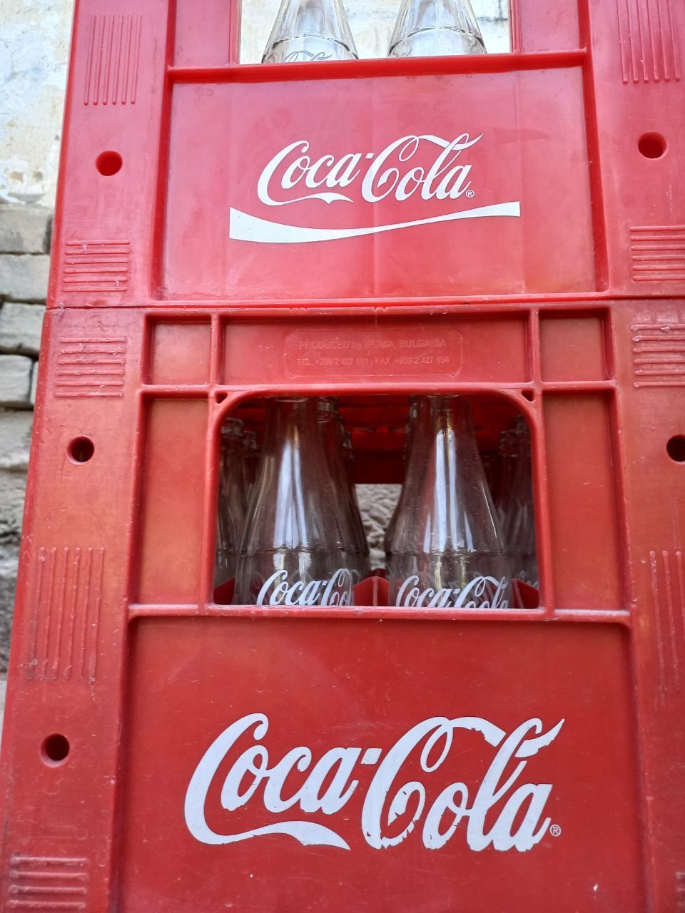 Kola tara sotiladi